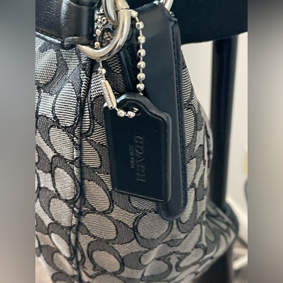 COACH EAST/WEST CELESTE HOBO
SIGNATURE BAG (F58284) BLACK... - Picture 5 of 14